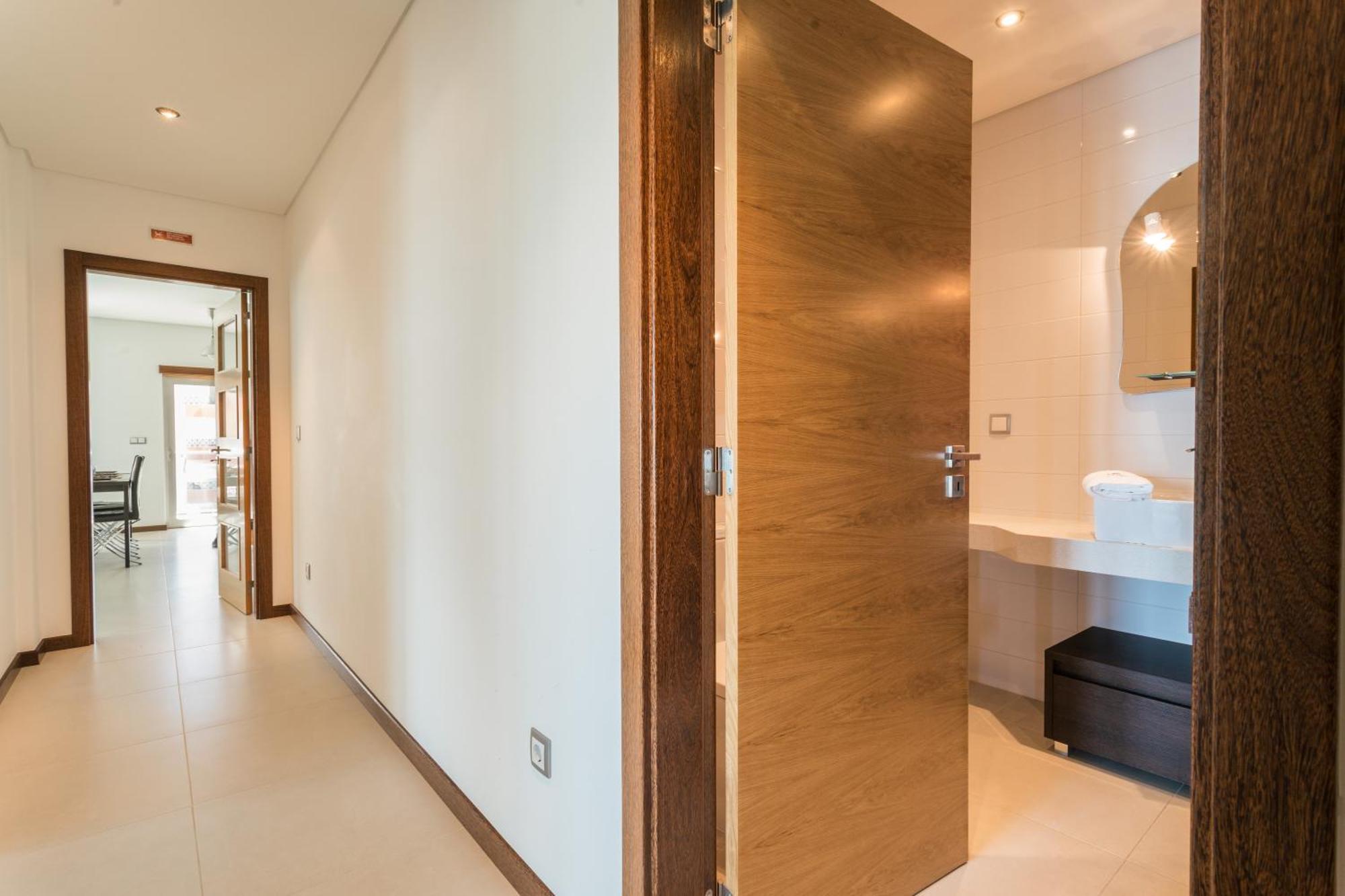 Best Houses 02 - Brand New, Modern & Cozy - Steps From The Beach Consolacao Luaran gambar